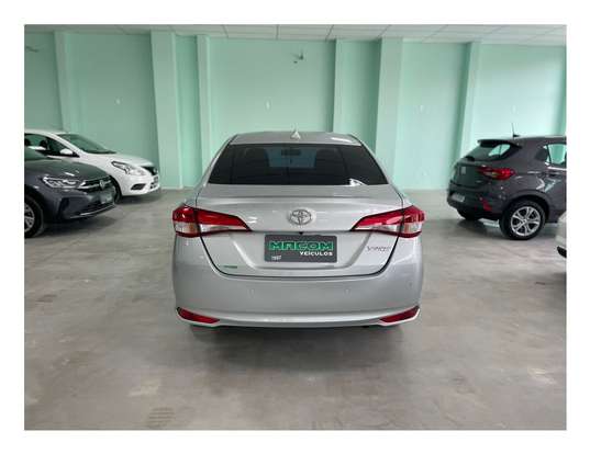TOYOTA-YARIS-2022