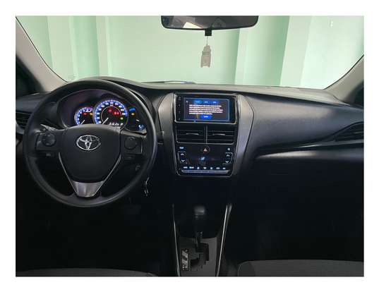 TOYOTA-YARIS-2022