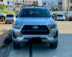 TOYOTA HILUX 2.8 D-4D TURBO DIESEL CD SRX 4X4 AUTOMÁTICO TOYOTA HILUX 2.8 D-4D TURBO DIESEL CD SRX 4X4 AUTOMÁTICO