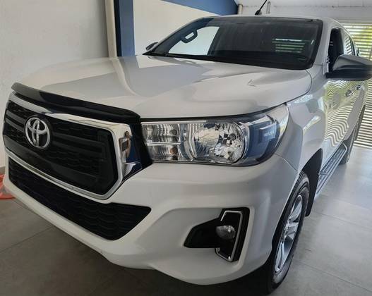 TOYOTA HILUX 2.8 SR 4X4 CD 16V DIESEL 4P AUTOMÁTICO