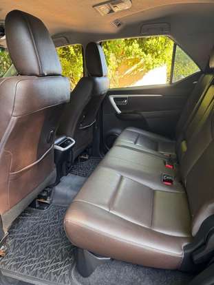 TOYOTA-HILUX SW4-2018