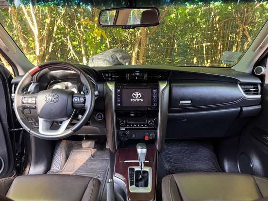 TOYOTA-HILUX SW4-2018