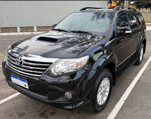 TOYOTA HILUX SW4 3.0 SRV 4X4 7 LUGARES 16V TURBO INTERCOOLER DIESEL 4P AUTOMÁTICO
