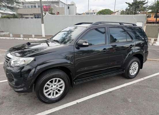 TOYOTA-HILUX SW4-3.0 SRV 4X4 7 LUGARES 16V TURBO INTERCOOLER DIESEL 4P AUTOMÁTICO TOYOTA-HILUX SW4-2014