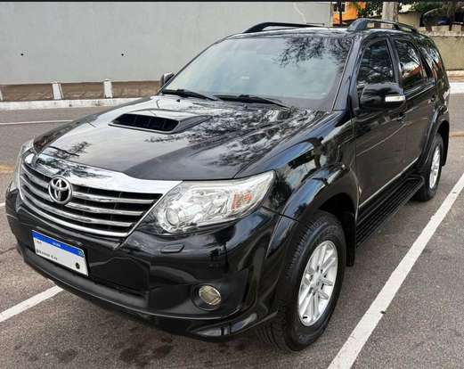 TOYOTA-HILUX SW4-2014