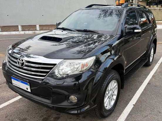 TOYOTA-HILUX SW4-3.0 SRV 4X4 7 LUGARES 16V TURBO INTERCOOLER DIESEL 4P AUTOMÁTICO TOYOTA-HILUX SW4-2014