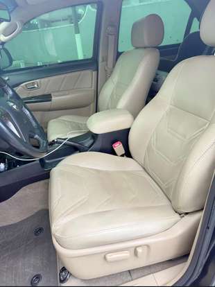 TOYOTA-HILUX SW4-2014