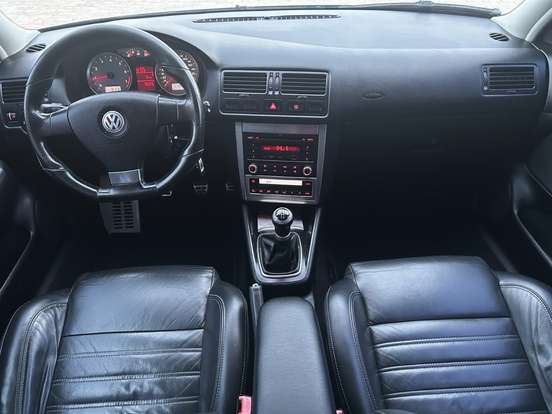 VOLKSWAGEN-GOLF-2013