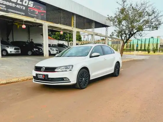VOLKSWAGEN-JETTA-1.4 16V TSI COMFORTLINE GASOLINA 4P TIPTRONIC VOLKSWAGEN-JETTA-2017