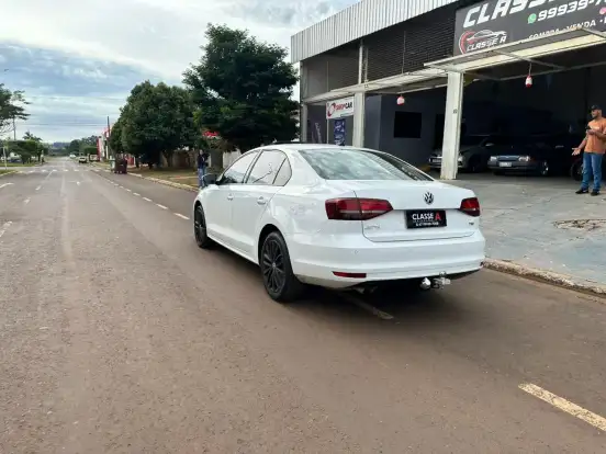 VOLKSWAGEN-JETTA-2017