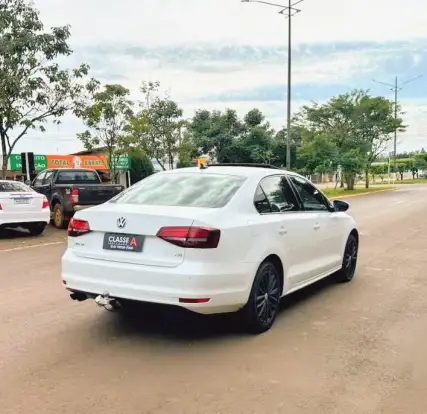 VOLKSWAGEN-JETTA-2017