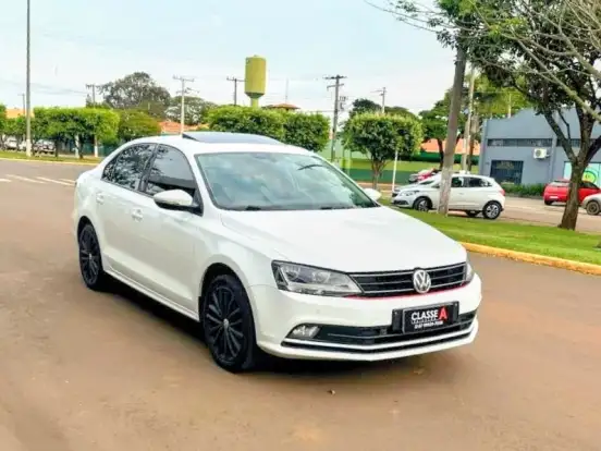 VOLKSWAGEN-JETTA-1.4 16V TSI COMFORTLINE GASOLINA 4P TIPTRONIC VOLKSWAGEN-JETTA-2017