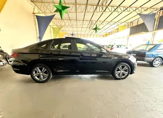 VOLKSWAGEN-JETTA-2018