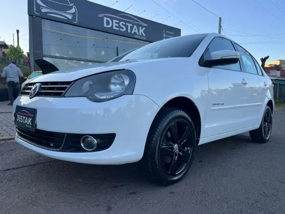 VOLKSWAGEN POLO SEDAN 1.6 MI COMFORTLINE 8V FLEX 4P MANUAL VOLKSWAGEN POLO SEDAN 1.6 MI COMFORTLINE 8V FLEX 4P MANUAL