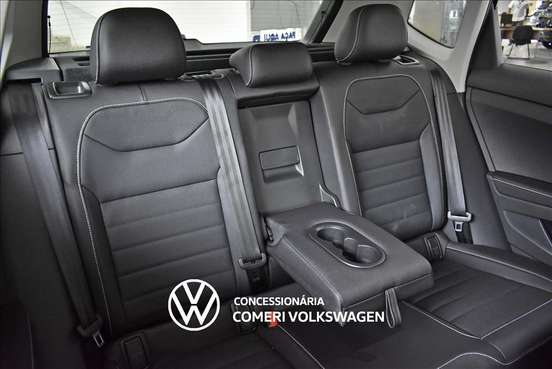 VOLKSWAGEN-TAOS-2026
