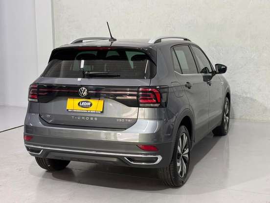 VOLKSWAGEN-T-CROSS-1.0 200 TSI TOTAL FLEX AUTOMÁTICO VOLKSWAGEN-T-CROSS-2024