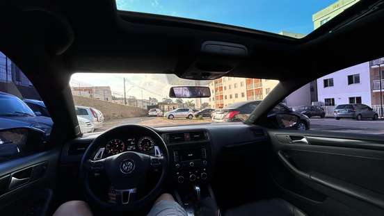 VOLKSWAGEN-JETTA-2013
