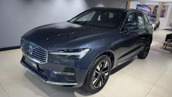 VOLVO XC60 2.0 T8 PHEV PLUS AWD GEARTRONIC