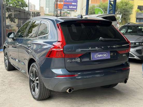 VOLVO-XC60-2020