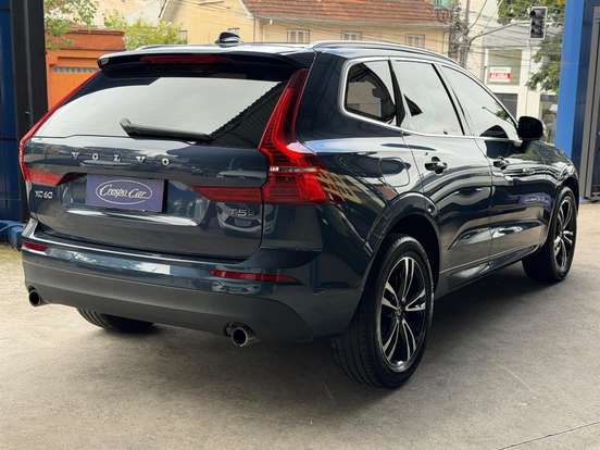 VOLVO-XC60-2020