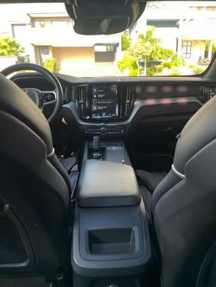 VOLVO-XC60-2019