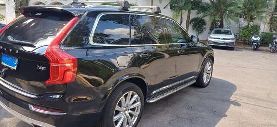 VOLVO-XC90-2018