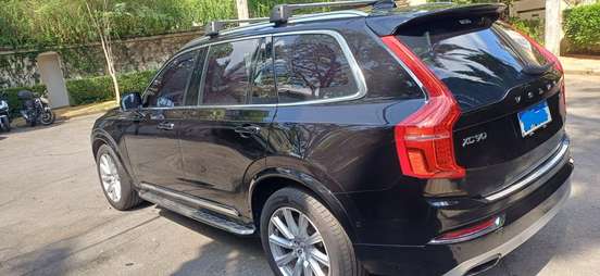 VOLVO-XC90-2018