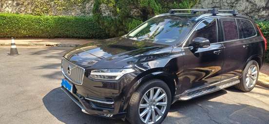 VOLVO-XC90-2018