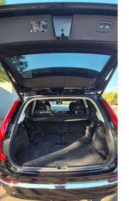 VOLVO-XC90-2024