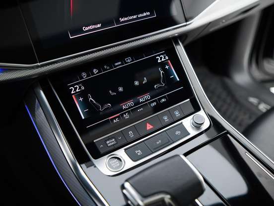 AUDI-Q7-2022