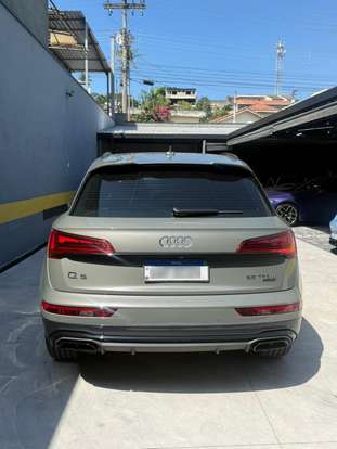 AUDI-Q5-2024