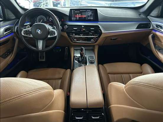 BMW-530i-2.0 16V TURBO GASOLINA M SPORT AUTOMÁTICO BMW-530i-2019