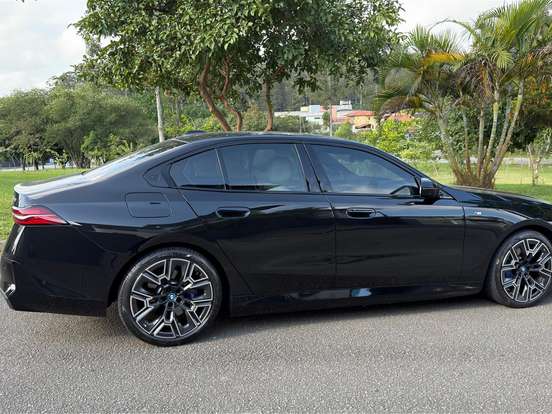 BMW-530e-2.0 TWINPOWER PHEV M SPORT AUTOMÁTICO BMW-530e-2024