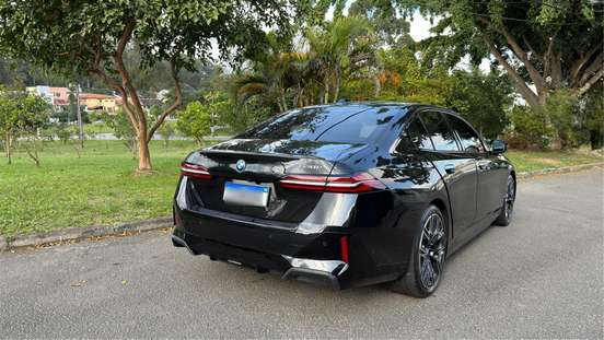BMW-530e-2024