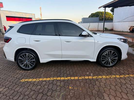 BMW-X1-2024