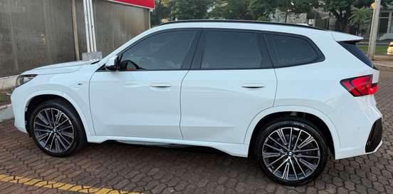 BMW-X1-2024