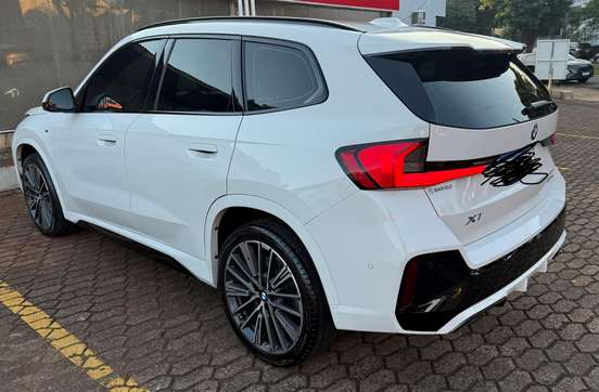 BMW-X1-2024
