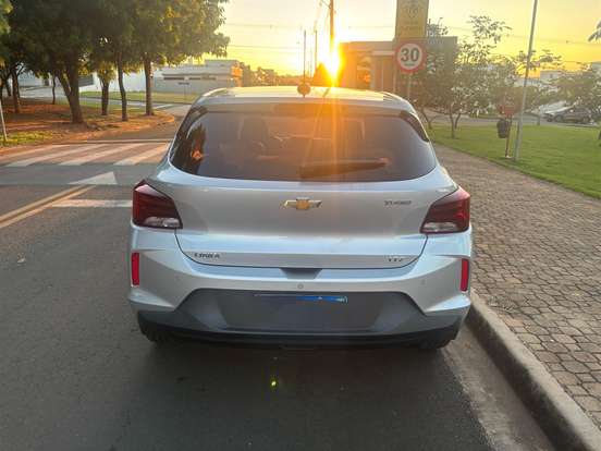 CHEVROLET-ONIX-2022