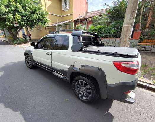 FIAT-STRADA-1.8 MPI ADVENTURE CD 16V FLEX 3P AUTOMATIZADO FIAT-STRADA-2015