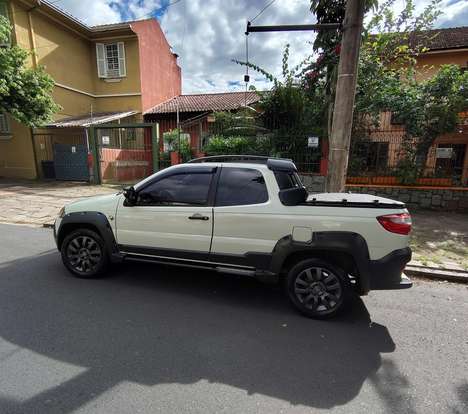 FIAT-STRADA-1.8 MPI ADVENTURE CD 16V FLEX 3P AUTOMATIZADO FIAT-STRADA-2015