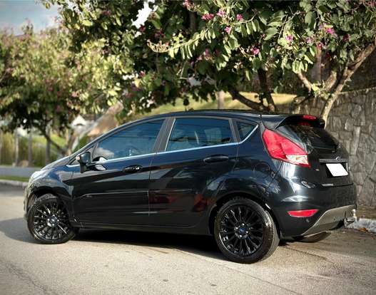 FORD-FIESTA-2016