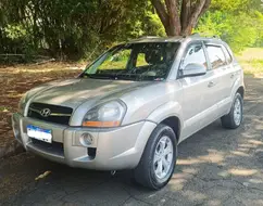 HYUNDAI TUCSON 2.0 MPFI GLS 16V 143CV 2WD GASOLINA 4P AUTOMÁTICO HYUNDAI TUCSON 2.0 MPFI GLS 16V 143CV 2WD GASOLINA 4P AUTOMÁTICO