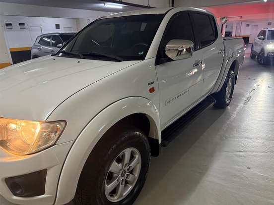 MITSUBISHI-L200 TRITON-2012