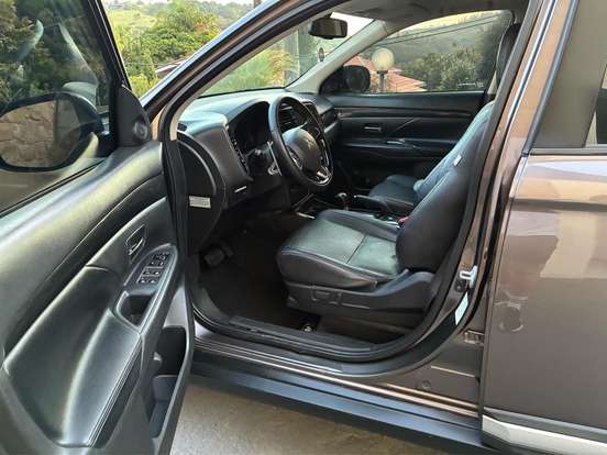MITSUBISHI-OUTLANDER-2.0 COMFORT 16V GASOLINA 4P AUTOMÁTICO MITSUBISHI-OUTLANDER-2017