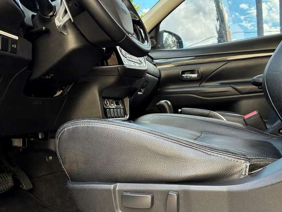 MITSUBISHI-OUTLANDER-2.0 COMFORT 16V GASOLINA 4P AUTOMÁTICO MITSUBISHI-OUTLANDER-2017