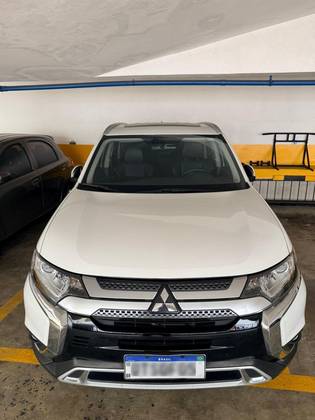 MITSUBISHI OUTLANDER 2.0 MIVEC GASOLINA HPE AUTOMÁTICO