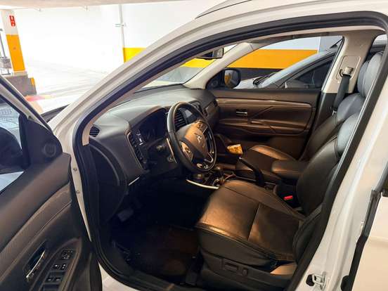 MITSUBISHI-OUTLANDER-2.0 MIVEC GASOLINA HPE AUTOMÁTICO MITSUBISHI-OUTLANDER-2018