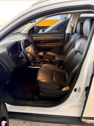 MITSUBISHI-OUTLANDER-2018
