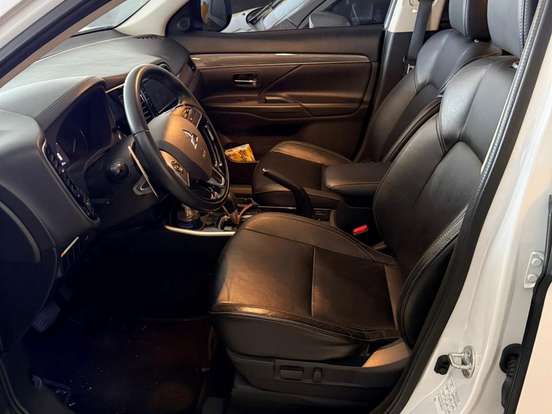 MITSUBISHI-OUTLANDER-2.0 MIVEC GASOLINA HPE AUTOMÁTICO MITSUBISHI-OUTLANDER-2018