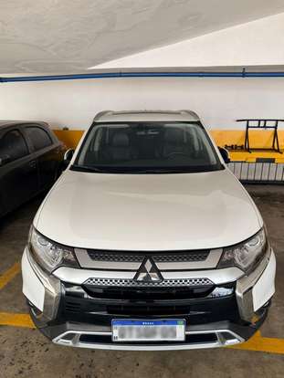 MITSUBISHI-OUTLANDER-2018